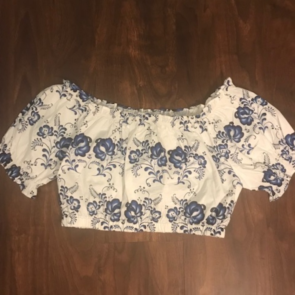 NWT Tatyana Festival Off-the-Shoulder Crop Top